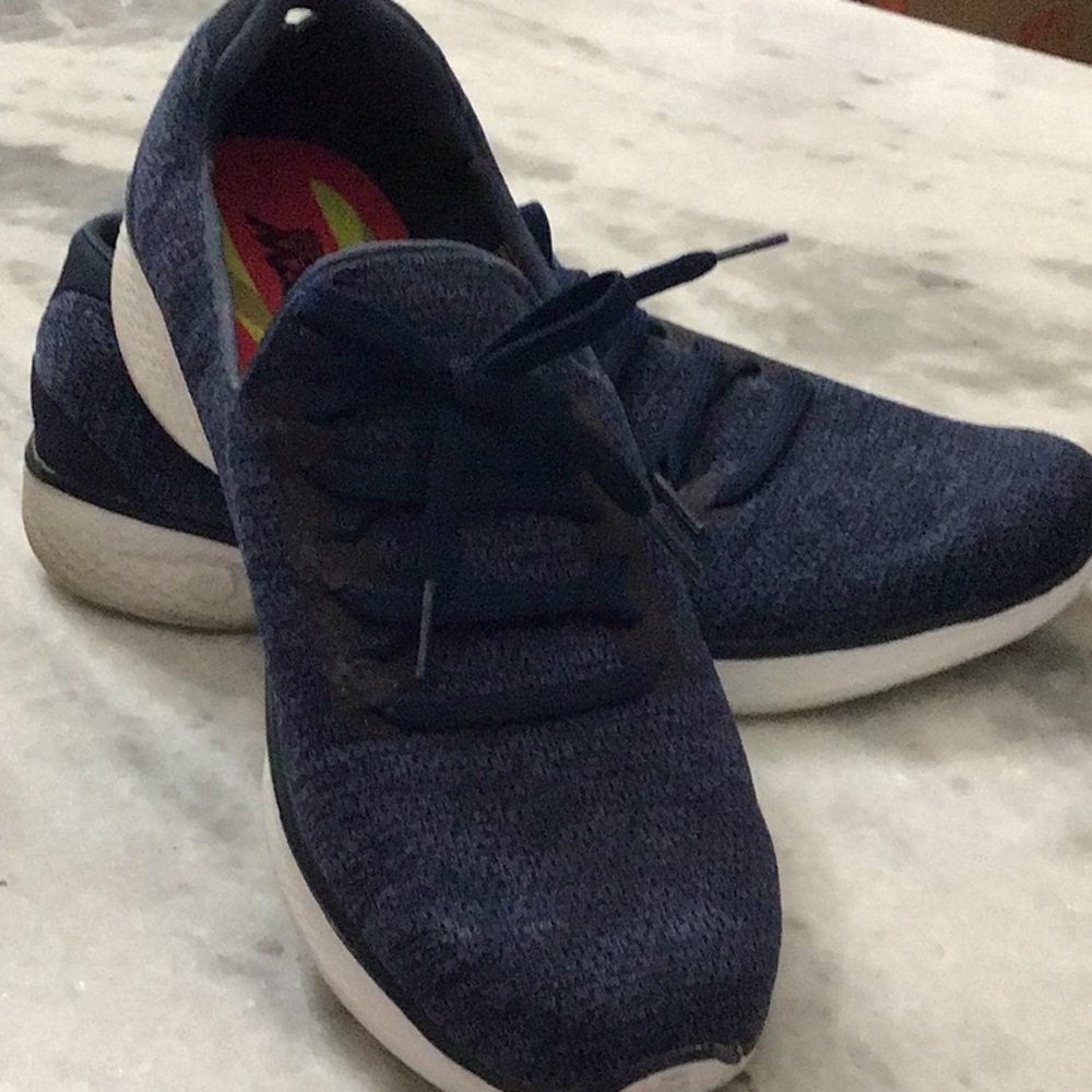 SKECHERS GOWALK All day comfort sneakers